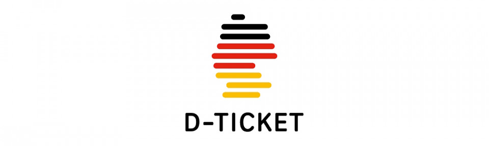 Logo des Deutschlandticket: drei wagerechte Balken in schwarz oben, in der Mitte drei rote dicke Balken und unten drei gelbe Balken